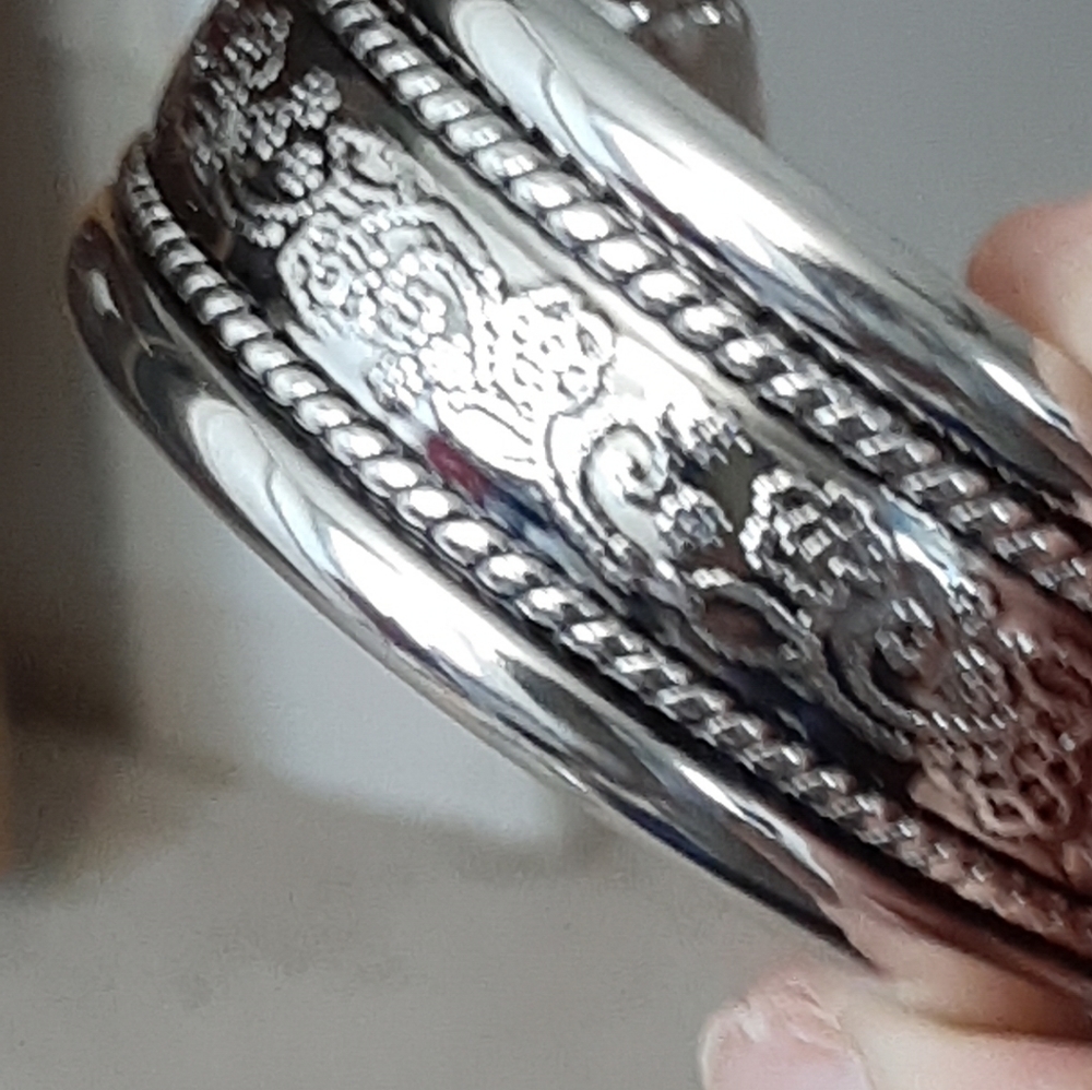 Cuff bracelet - Picture 2 of 4